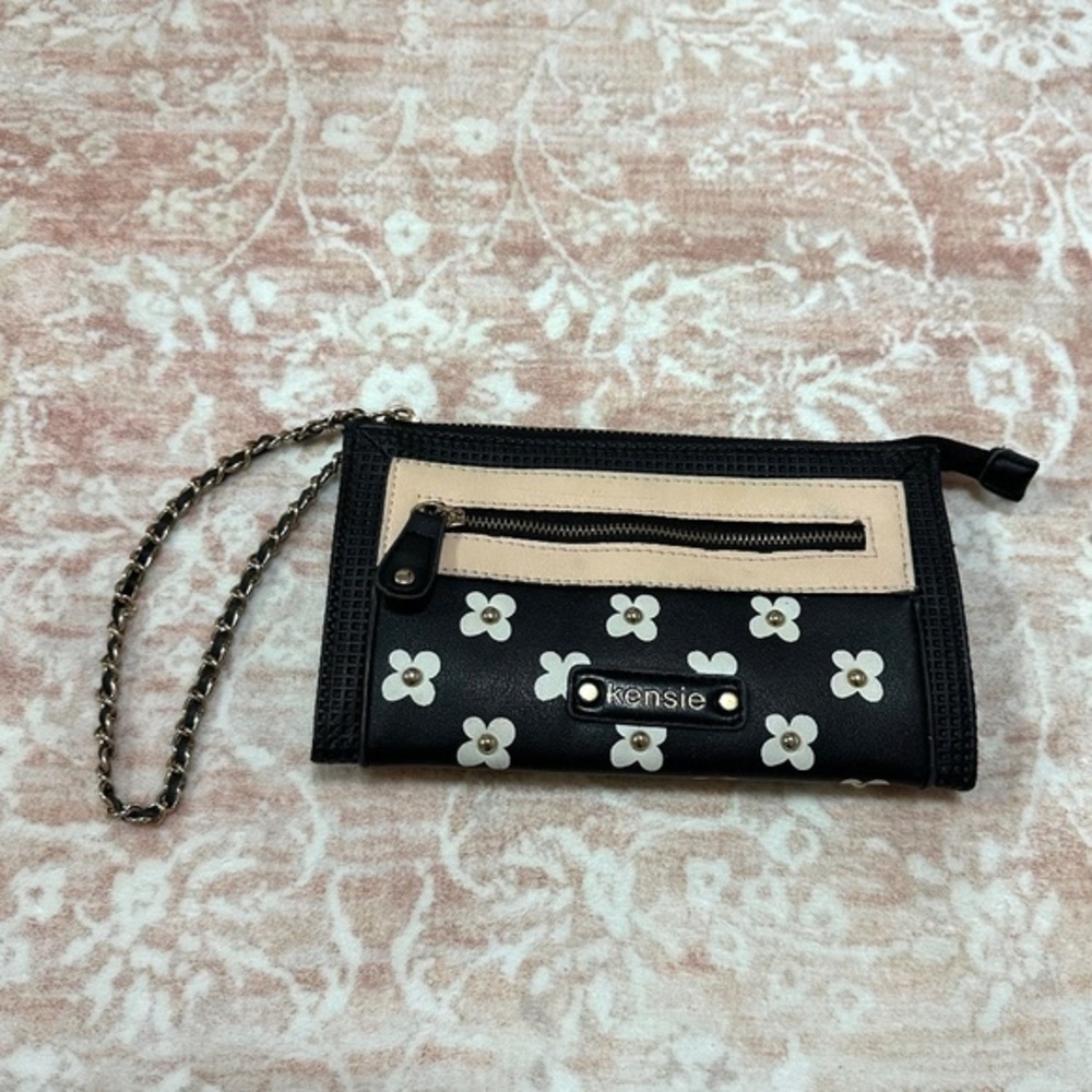 KENSIE 🌸 Daisies Wristlet Wallet